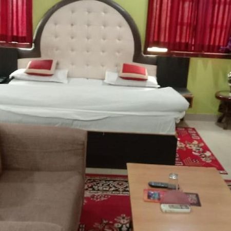 Jaya Palace Hotel By Wb Inn Dhaulpur ภายนอก รูปภาพ
