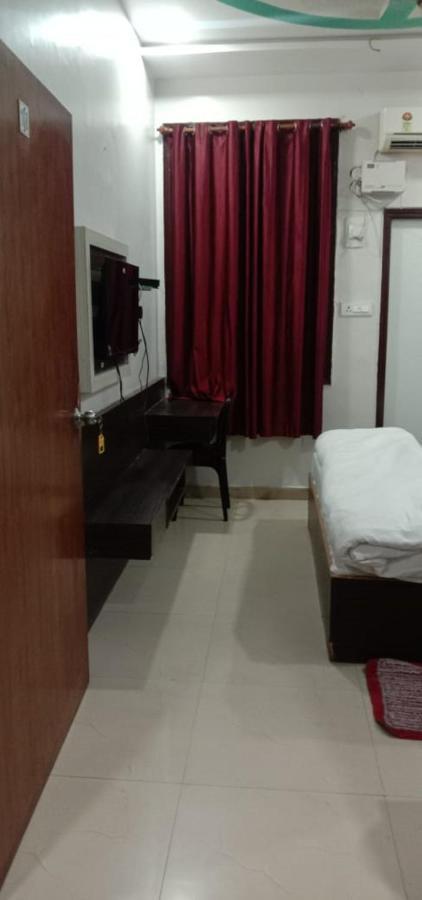 Jaya Palace Hotel By Wb Inn Dhaulpur ภายนอก รูปภาพ